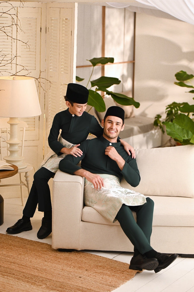 Baju Melayu Light Bespoke Fit - Emerald Green