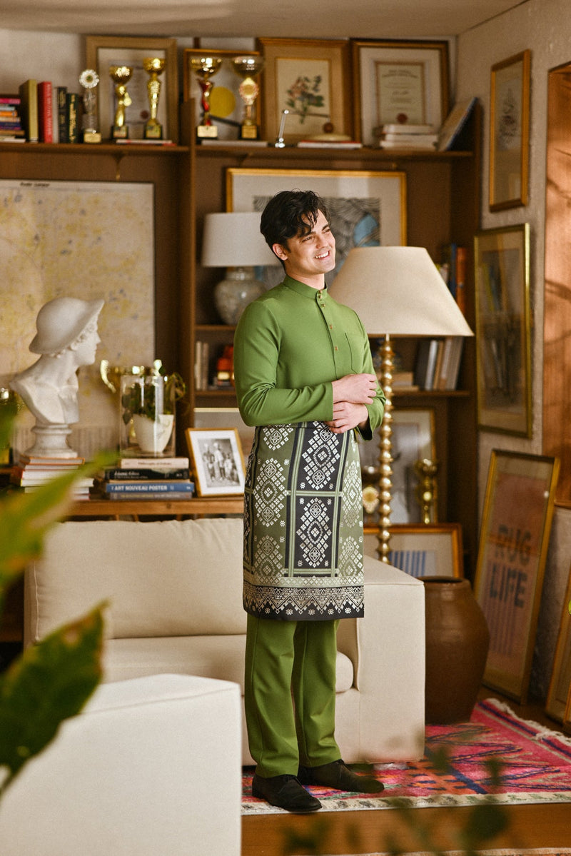 Pahlawan Bespoke Fit Baju Melayu Cekak Musang - Grass Green