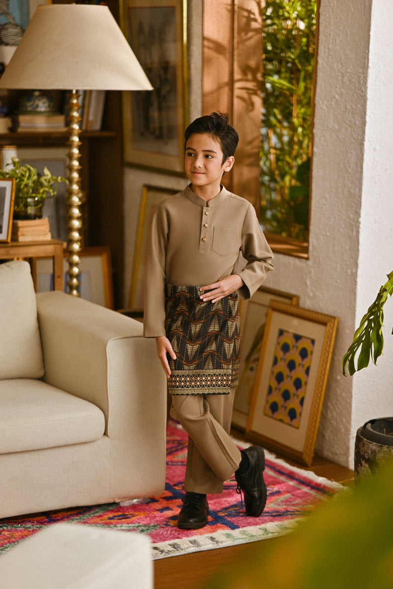 Pahlawan Bespoke Fit Kids Baju Melayu Cekak Musang - Ashley Brown