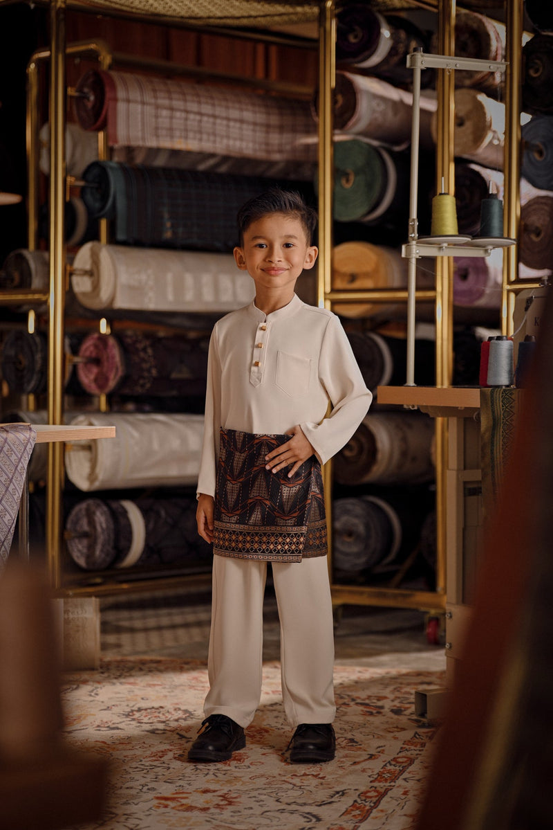 Bendahara Bespoke Fit Kids Baju Melayu Cekak Musang - Whisper White