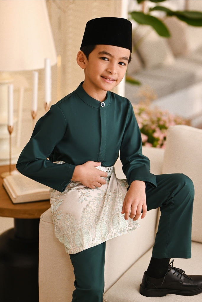 Castleton Ghreen Baju Melayu Kids Natural Cotton Bespoke Fit - Castleton Green – PUTIH.COM